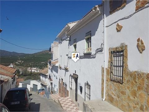 On the market for 38,000 euros, this 4 bedroom renovated 146m2 build townhouse is being sold part furnished and ready to move into. Situated in the popular town of Castillo de Locubin just a short drive from the city of Alcala la Real in the south of...