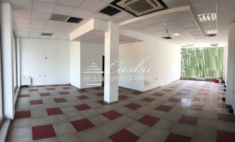 Commercial premises - sq. Centre! The property has an area of 94 sq.m. and has its own bathroom. The flooring is granite. Heating/cooling is decided by means of AIR CONDITIONING. It is suitable for shop, office, doctor's office, atelier, beauty studi...