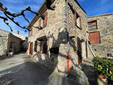 In the town of Sourribes, settle into this vast house of 148m2 with garden and terrace. Also benefit from an outbuilding currently used as a garage/workshop of about 45 m2 on the ground + 1 floor of the same area. On the ground floor, you will find a...
