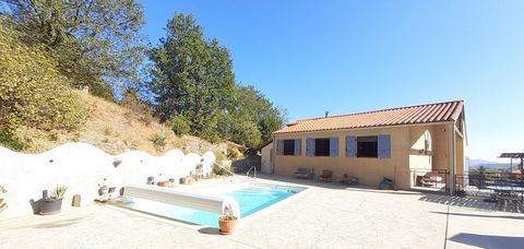 Dpt Pyrénées Orientales (66), à vendre CODALET maison P5 de 124 m² - Terrain de 4 900,00 m² et piscine