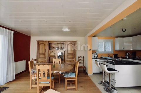 Ref 67204MLV - Near Lake Saint Point, approximately 2 km from the village of Saint-Point-Lac, between lake and mountain, a charming family house awaits you. 3 bedrooms, a shower room, a kitchen opening onto a beautiful and bright living room, a woode...