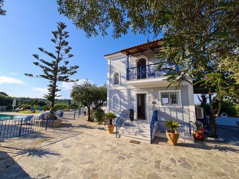 Located in Planos. This luxury property in quite possibly the perfect location! Located within walking distance of the budding area of Planos and its' beautiful sandy beaches, while sat in a peaceful and blissful oasis surrounded by olive trees. Pano...