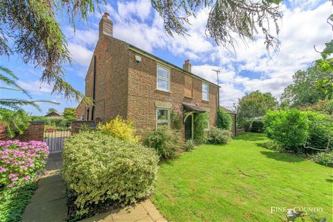 An attractive former farmhouse with far reaching field views is ideal for equestrian use as it stands on around 9 acres in a tranquil, rural position about 1.5 miles outside the village of West Pinchbeck, 5 miles from Spalding and 9 miles from Bourne...