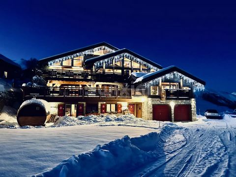 Ref : 67734PVR This superb chalet is located in the largest ski area in the Maurienne, Les Sybelles (350 km of pistes), in the resort of La Toussuire at 1,800 m. With an impressive surface area of 629 m², on a plot of over 2500 m², nestled in the hea...