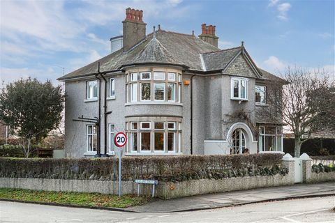 This substantial detached house occupies a prominent position; built in 1927 it bears the hallmarks of the Edwardian and Art Deco architectural eras. The house is well proportioned with a layout that is reassuringly traditional and exceptionally ligh...