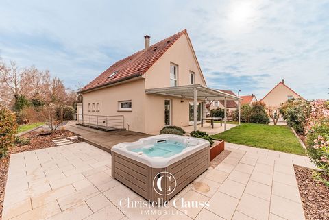 GERSTHEIM - Maison BBC Christelle Clauss Immobilier Erstein invites you to come and discover this sumptuous house, labelled low consumption of 138 m2 of living space on 6 ares 14, located in a quiet area and offering an unobstructed view of the nearb...