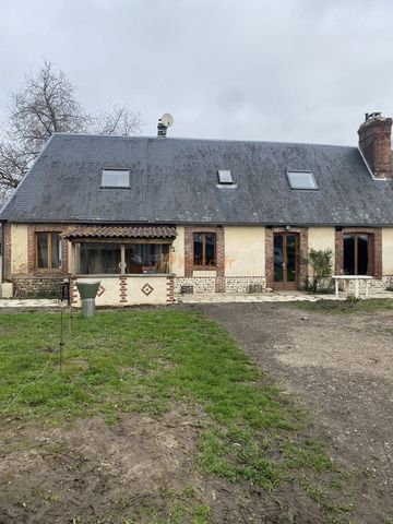 15 minutes by car from Fécamp, 3 kms from the shops and schools of Valmont (76- Seine-maritime- Côte d'Albâtre), in a quiet area, this house of character in brick and stone offers you 120m2 on the ground and a garden of 1725m2. You will appreciate th...