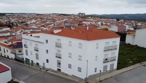 Magnificent opportunity to live in a brand new apartment on the first floor with elevator. The house is distributed in 3 bedrooms and 2 bathrooms, one with shower and the other with bathtub. The building is located in the upper part of the village, s...