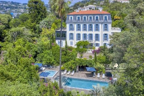 In the heart of a closed domain, perfectly located on the very coveted hill of La Californie in Cannes, in the immediate vicinity of La Croisette, out of sight, within an environment of great tranquility, facing south west, majestic mansion of 1884 o...