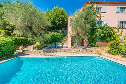Provencal Bastide of 190 m2, nestled on a plot of nearly a hectare close to Magagnosc. This property offers a unique experience, blending nature and history. Inside the bastide, the areas encompass four bedrooms, including a large master suite, with ...