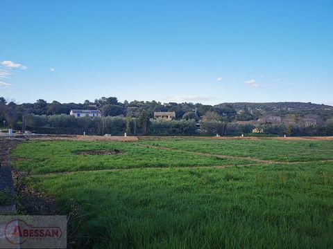 Gard (30), for sale in Aigaliers, 15 minutes from the town of Uzes, this pretty flat plot of 1067 square meters fully serviced, with a land occupation coefficient of 0.30. Certificate of compliance of the subdivision issued, area not subject to flood...