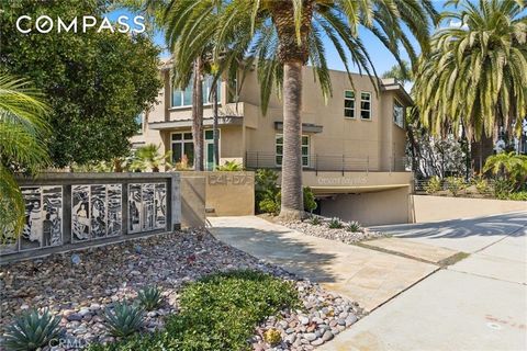 Unbeatable location on the ocean side of PCH in north Laguna Beach!! Located in the prestigious gated community, Crescent Bay Villas, this sophisticated two-story luxury townhome is just steps from Laguna's famous Crescent Bay Beach. The ground floor...