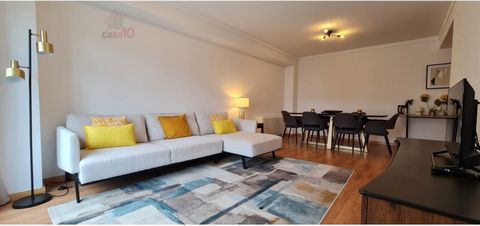 Excellent 2 bedroom flat for rent in Edifício Panoramic, Lisbon Furnished and equipped flat, located in the emblematic Panoramic Building, one of the most prestigious towers in Parque das Nações! Building with concierge and 24-hour security. Equipped...