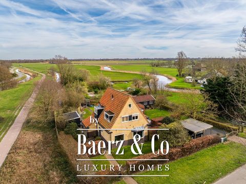 Meerweg 51 is located in the beautiful Buitengebied on the outskirts of Bergen. Uniquely and freely located with every day a beautiful view over the Philisteinsche Polder, the Damlander polder and at the back the Bergermeer polder. A beautiful locati...