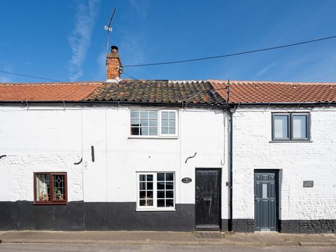 This truly is a home full of character, the ideal property for second home owners looking for a tranquil country retreat. The inviting lounge welcomes you with a crackling wood burner nestled within a charming exposed red-brick chimney breast, creati...