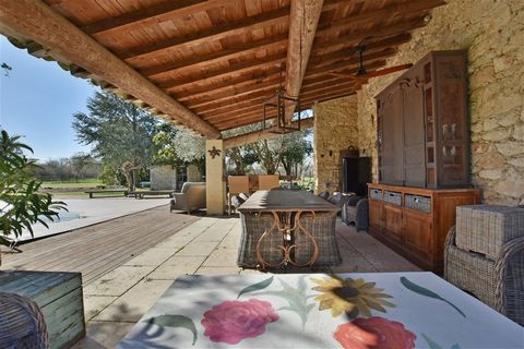 Beautiful character property comprised of a fully renovated stone house of approx. 130m2 and a charming independent guesthouse of approx. 10.6m2, insulated and heated, all set on a superb plot of approx. 9500m2 (2.3 acres) in an agricultural zone, wi...