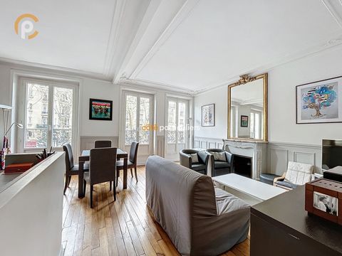 Côté Particuliers Paris 13 invites you to discover , in the sought-after district of Croulebarbe A 4-room family apartment of 83.12 m2, BRIGHT with BALCONY. Located on the 2nd floor the property comprises: • An entrance open to the living room, with ...