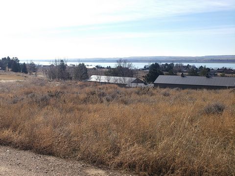 Alta Vista Lot II at Lake Mac is a great buildable lot north off Hwy 92 in the Alta Vista subdivision on the western part of beautiful Lake McConaughy. This lot is an unimproved parcel of land with good access and electrical service nearby. The prope...