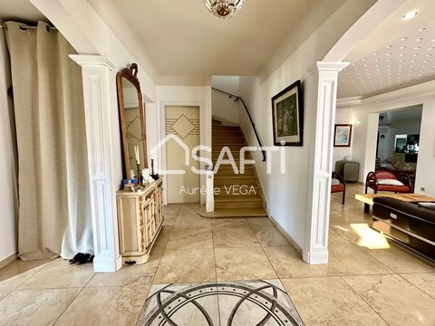 Welcome to this luxurious residence in Mirepoix, just a 5-minute walk from amenities. Outside, a spacious terrace with a southeast-facing pergola invites relaxation, alongside a meticulously maintained swimming pool offering counter-current swimming....