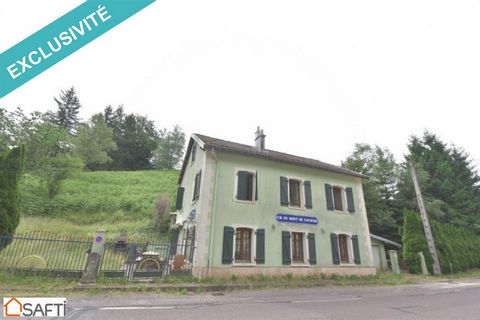 In a superb setting of greenery and calm, the lodging house (gîte) able to accomodate several families or friends, comprises 3 levels : the ground floor with its own entrance hall, a fitted kitchen, a charming living room with fireplace, a bathroom, ...