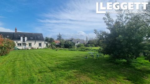 A28089DSE44 - Character 19th century stone cottage situated in a very quiet small hamlet close to the village of La Chapelle Glain in the Loire Atlantique within an hour of Rennes and Nantes and on the edge of the Loire. The house is fully renovated ...