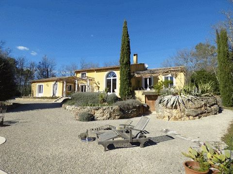 SAINT PAUL EN FORET REF 4311 SITUATED ON EN ENCLOSED PLOT OF 6510m2, THE HOUSE HAS 253m2 OF LIVING SPACE AND COMPRISES: ENTRANCE HALL, POWDER ROOM, ACCESS TO A DOUBLE GARAGE, CELLAR, BOILER ROOM LIVING ROOM WITH FIREPLACE, FITTED AMERICAN KITCHEN OPE...