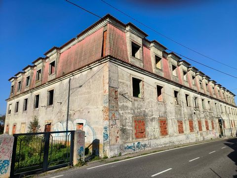 Ruined buildings to be restored built in the 70s and 80s. With a high potential for student residences, as one has 108 rooms and the other has 178, making a total of 286, they are located less than 1.5 km from access to the North-South axis. It has a...