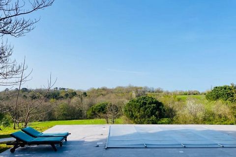Just 30 minutes from Bordeaux, in a tranquil and private setting, within an exceptional estate of over 5 hectares, stands this beautifully renovated residence, offering breathtaking views of the majestic surrounding forest that will captivate you! Up...