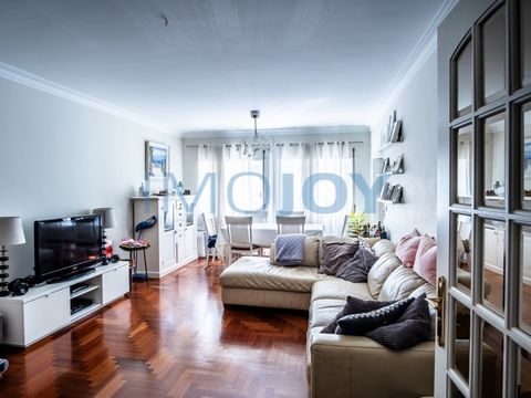 2 bedroom flat located in São Miguel das Encosta, Carcavelos, Cascais. Are you looking for a spacious and well-located flat in a quiet and cosy area? Then this 2 bedroom flat on the main avenue of São Miguel das Encostas, Carcavelos, Cascais, is the ...