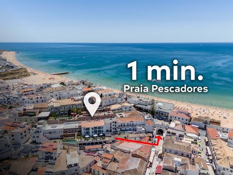 Completely renovated 1 bedroom apartment, located in the heart of Baixa de Albufeira, one of the most sought after areas of the city. Situated just 100 meters from the beach, the property offers the convenience of being close to restaurants, shops, s...