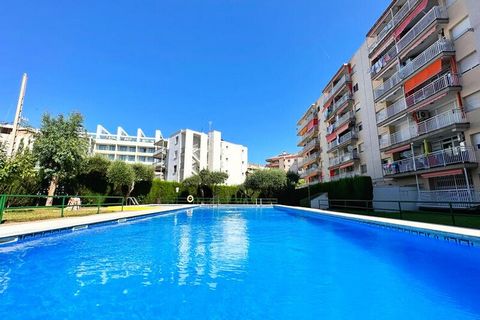 Ideale per una vacanza sulla Costa Dorada, in una posizione eccezionale, a soli 600 metri da Playa del Llevant dove potrete godere di tutti i servizi e le strutture offerte da questa spiaggia con attività acquatiche, area sportiva e parco giochi per ...