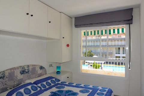 Dit charmante appartement in l'Estartit is de perfecte plek voor een ontspannen vakantie aan de Costa Brava. Met 1 slaapkamer en een capaciteit voor 4 personen. Gelegen op slechts 75 meter van een supermarkt, is het handig om gemakkelijk voorraden in...