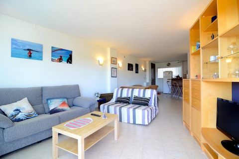 Gelegen in het pittoreske dorp l'Estartit, is dit appartement met 2 slaapkamers ontworpen voor een comfortabel verblijf voor 4/5 personen. Met een oppervlakte van 55 m² biedt het een charmante ruimte voor uw vakantie. Het bevindt zich op slechts 150 ...