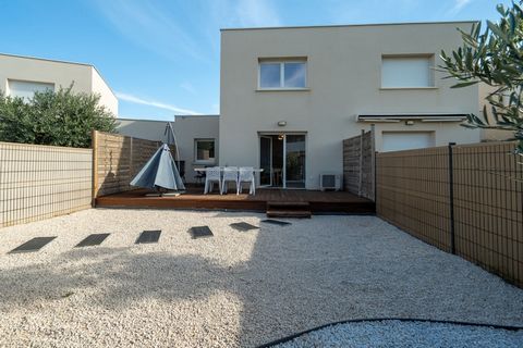 De villa in Valras-Plage heeft 3 slaapkamer(s) en kan gereserveerd worden tot 7 personen. Accommodatie De accommodatie heeft een oppervlakte van 65 m² isgezellig ingerichte en is goed belicht. De woning bevindt zich op 450 m van het zandstrand, 1 km ...