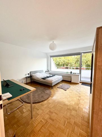 This nice apartment is in the 3th floor of a well-kept building. It impresses with its good equipment and the great location. The balcony invites you to relax after a stressful day. The modern equipment of the apartment with a good division of the ro...