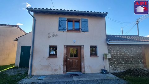 DORFHAUS MIT GARTEN UND GARAGE Kommen Sie und entdecken Sie in der Stadt Saverdun unverzüglich dieses prächtige Dorfhaus mit ca. 65 m² Wohnfläche. Es besteht im Erdgeschoss aus einem herrlichen offenen Wohnzimmer mit ausgestatteter Küche  Wohnzimmer...