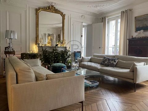 Spacious 130m² Apartment Near Jardin du Luxembourg This fully-renovated apartment is close to some of Paris’s most prestigious landmarks and institutions: Jardin du Luxembourg, the Observatoire, Saint-Germain-des-Prés, and Port-Royal. It’s also withi...