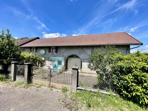 Old farmhouse to renovate on 10 ares 55 ca of land comprising: On the ground floor: entrance into conservatory, kitchen, living room, 1 bedroom, bathroom, w.c. Upstairs: 2 bedrooms in a row. Barn, stable, attic. Sheds. Features: - Garden