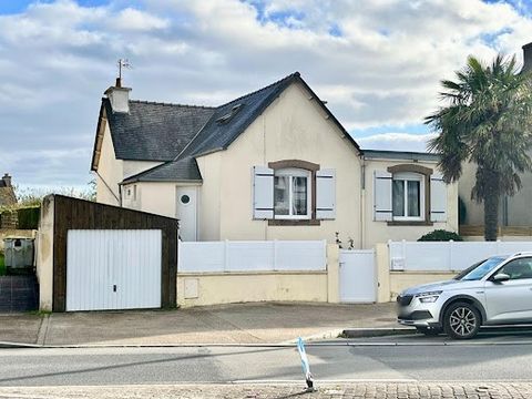 Near City center of St MARTIN DES CHAMPS (29600) . Charm for this stone house from the 20s, of about 86 m2, comprising: Fitted and equipped kitchen, 2 bedrooms on the ground floor, living room, bathroom. Upstairs under attics, a child's bedroom and a...