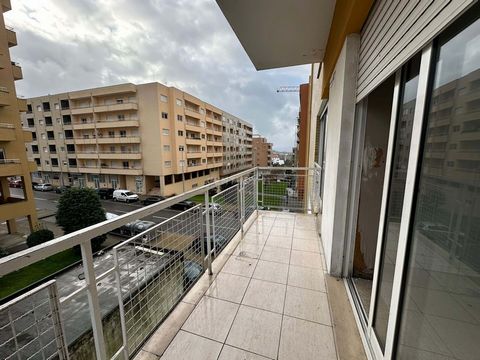 Come and seize this great opportunity to invest in Portugal. Located in the Real district of Braga, close to the city center, this T2 apartment has a total surface area of 98m² of which 75m2 of living space and 23m2 of outbuildings. Its SOUTH-WEST or...