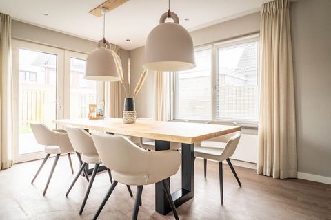 Ruimte, luxe en comfort zijn de kenmerken van elk van deze moderne bungalows. In de dichtbij gelegen Kikkertstraat - het centrum van De Cocksdorp - vindt u winkels en restaurants. Deze grote bungalow biedt slaapgelegenheid voor 6 personen. Aan de ach...