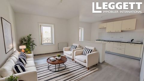 A33911LAC11 - Discover this charming one-bedroom apartment, fully renovated, located in the center of Carcassonne and just steps from the Bastide. Well-designed, it offers spacious rooms and a modern atmosphere. The kitchen is fitted and open to the ...