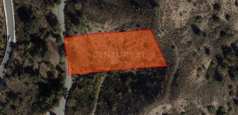 Land plot for sale in Kato Platres, featuring a generous size and a 35% coverage ratio, suitable for residential purposes. This prime location offers a unique opportunity to build in a tranquil setting.