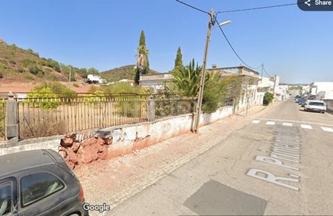 Excellent land, for construction inserted in the quiet village of Santa Catarina da Fonte do Bispo in Tavira. The permitted construction volume is in the approval phase.