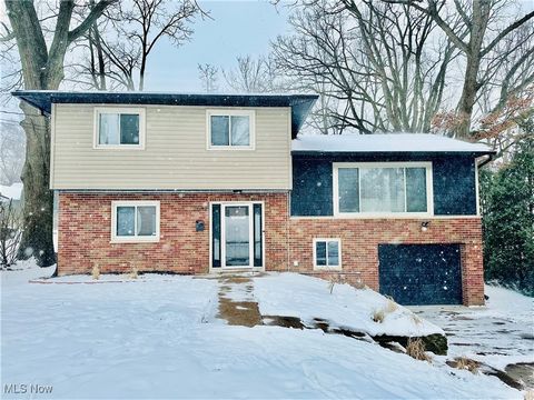 Welcome home to this beautifully updated split-level property in the heart of Ellet! Conveniently located near the high school and just minutes from the highway, this home offers both comfort and accessibility, making your daily commute a breeze. Thi...