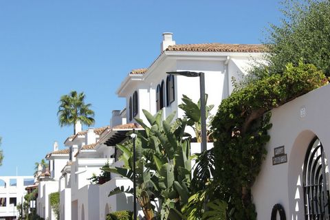 This charming townhouse located in Estepona is just a short walk from the beach and offers a peaceful and comfortable lifestyle on the Costa del Sol With a spacious and bright layout this property has 3 large bedrooms and 3 complete bathrooms ideal f...