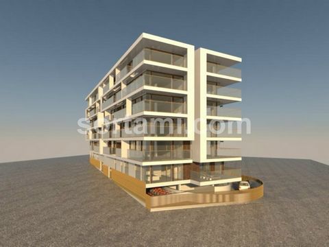 Excelente terreno para construcción, en Loulé Este increíble terreno tiene una superficie total de 780 m2, con posibilidad de construcción para vivienda colectiva y servicios. Con una superficie de 542m2, se puede construir una planta de seis plantas...