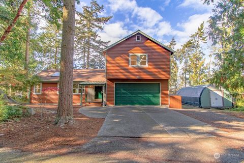 Come and enjoy this newly renovated Craftsman style home located in the heart of Port Townsend in the Bell Street neighborhood. This dreamy home has such a great feeling, it welcomes you inside with its beautiful wood features including the flooring,...