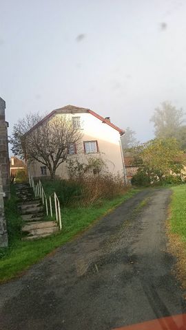 Charming house with great potential at the foot of the magnificent village of Curemonte, in Correze Come and discover this charming house, ideally located at the foot of the magnificent medieval village of Curemonte, in Correze. This house has 3 bedr...