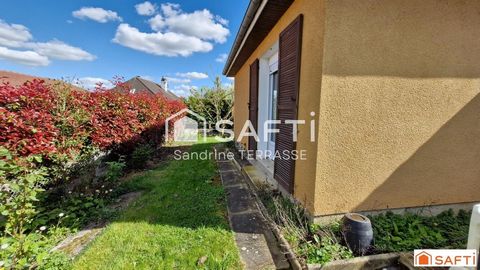 Située au coeur de Jonchery-sur-Vesle, cette maison individuelle entièrement de plain-pied avec jardin clos bénéficie d'un environnement paisible offrant un cadre de vie idéal avec toutes commodités et gare. Une entrée avec placard dessert une cuisin...